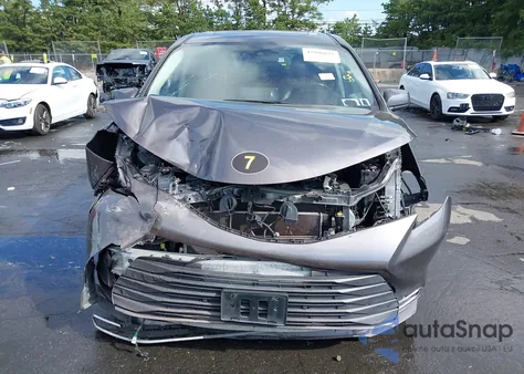 2023 Toyota Sienna Xle z USA, uszkodzony, nr VIN 5TDYRKEC9PS152552